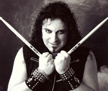 METAL CHURCH взимат барабаниста Stet Howland