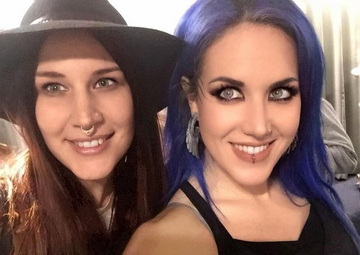 Alissa White-Gluz и Charlotte Wessels представят сингъла "Fool's Parade"