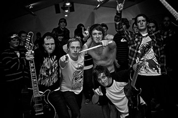 Британците ARCHITECTS подписват с EPITAPH RECORDS