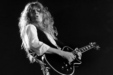 Почина бившият китарист на WHITESNAKE и THIN LIZZY John Sykes