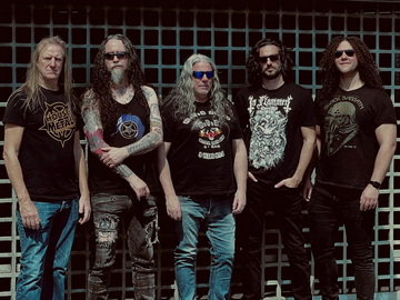 BENEDICTION с видео към песента "Crawling Over Corpses"