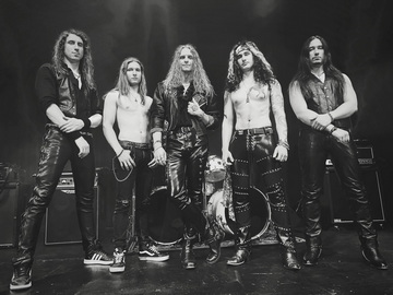 WINGS OF STEEL пускат клип към песента "Burning Sands"