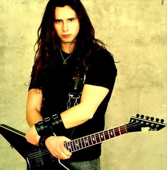 Gus G. вместо Uli John Rot на "Kavarna Rock" 2014