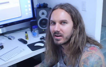 Осъдиха вокалиста на AS I LAY DYING на шест години