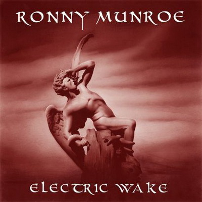 Чуйте ново парче на Ronny Munroe