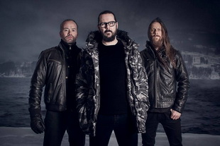 Вижте цялото изпълнение на EMPEROR от Wacken