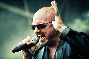 Вижте лайв запис на QUEENSRŸCHE на Geoff Tate