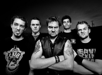 THUNDER AND LIGHTNING готвят EP
