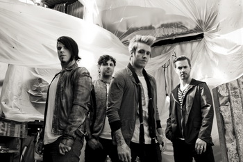 Подробности за новия албум на PAPA ROACH