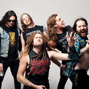 Гледайте видеоклип на RAMMING SPEED