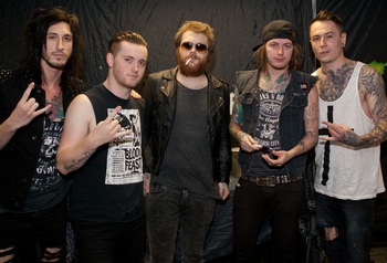 ASKING ALEXANDRIA се разделят с Danny Worsnop