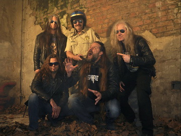MASTERS OF DISGUISE пускат видео към "Heaven Fall"