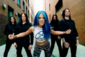 ARCH ENEMY с видео към парчето "Paper Tiger"