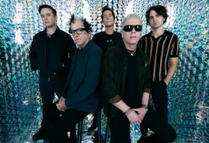 THE OFFSPRING с видео към песента "Truth In Fiction"