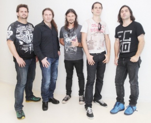 Вижте изпълнението на ANGRA от Hellfest