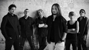 Барабанистът на KAMELOT с участие в клип на SAGE