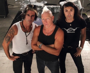 Чуйте откъси от дебютния албум на TERRANA