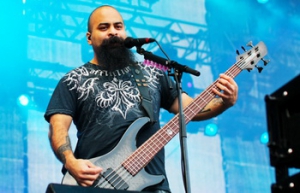 FEAR FACTORY взимат басиста на SOULFLY
